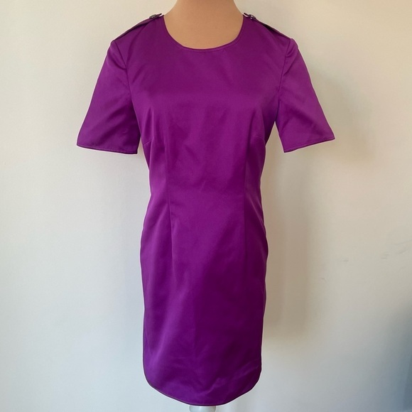 BURBERRY LONDON Short Sleeve Fuchsia Purple Scoop Neck Sheath Dress NWT Size 4 - Picture 1 of 12